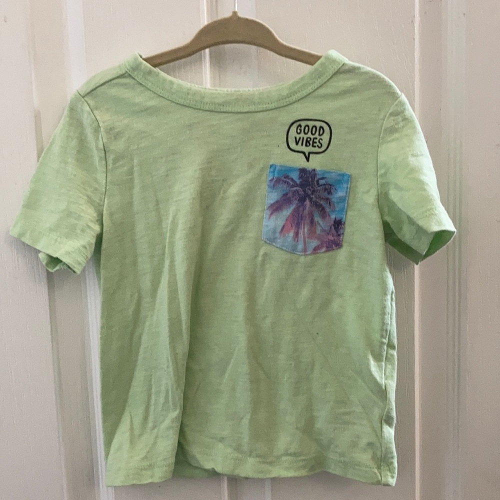 Children’s old navy tee 2t